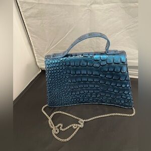 Fashionable Women Purse Handbag with Silver Tone Chain brand Geir Ness